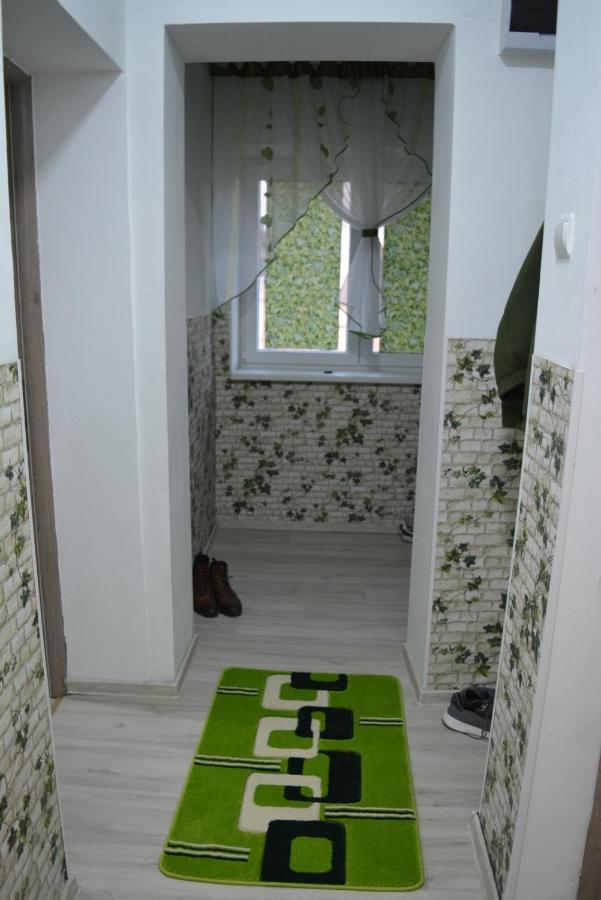Green Rooms Hunedoara Eksteriør billede