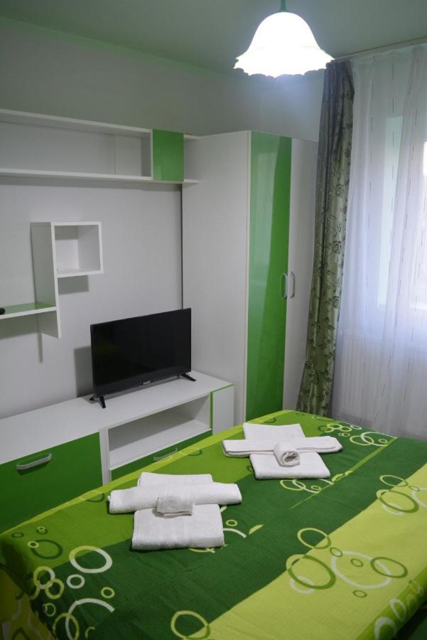 Green Rooms Hunedoara Eksteriør billede